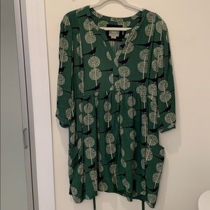 Green bird-print dress